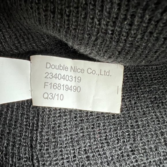 Skull Beanie Hat Black Knit Winter Embroidered Acrylic Child Size Crossbones - Picture 7 of 8